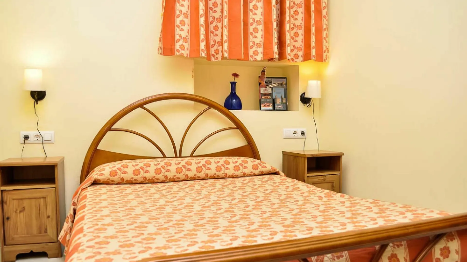 Pension La Montorena Sevilla 2*,