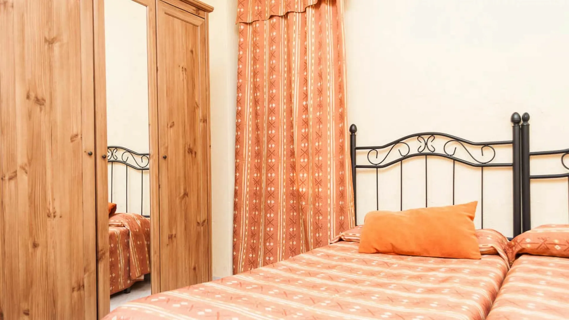 Pension La Montorena Sevilla 2*,  Spanyolország