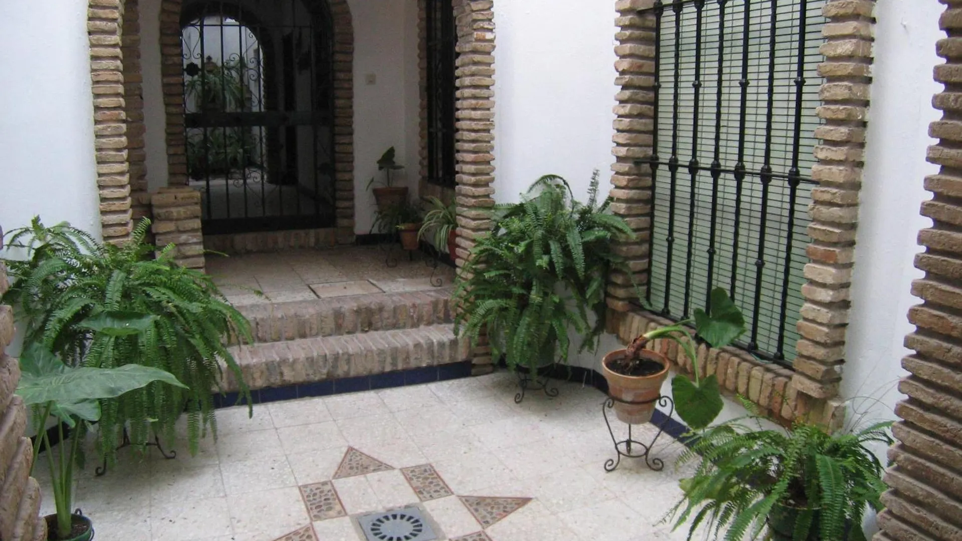 Pension La Montorena Seville 2*,  Spain