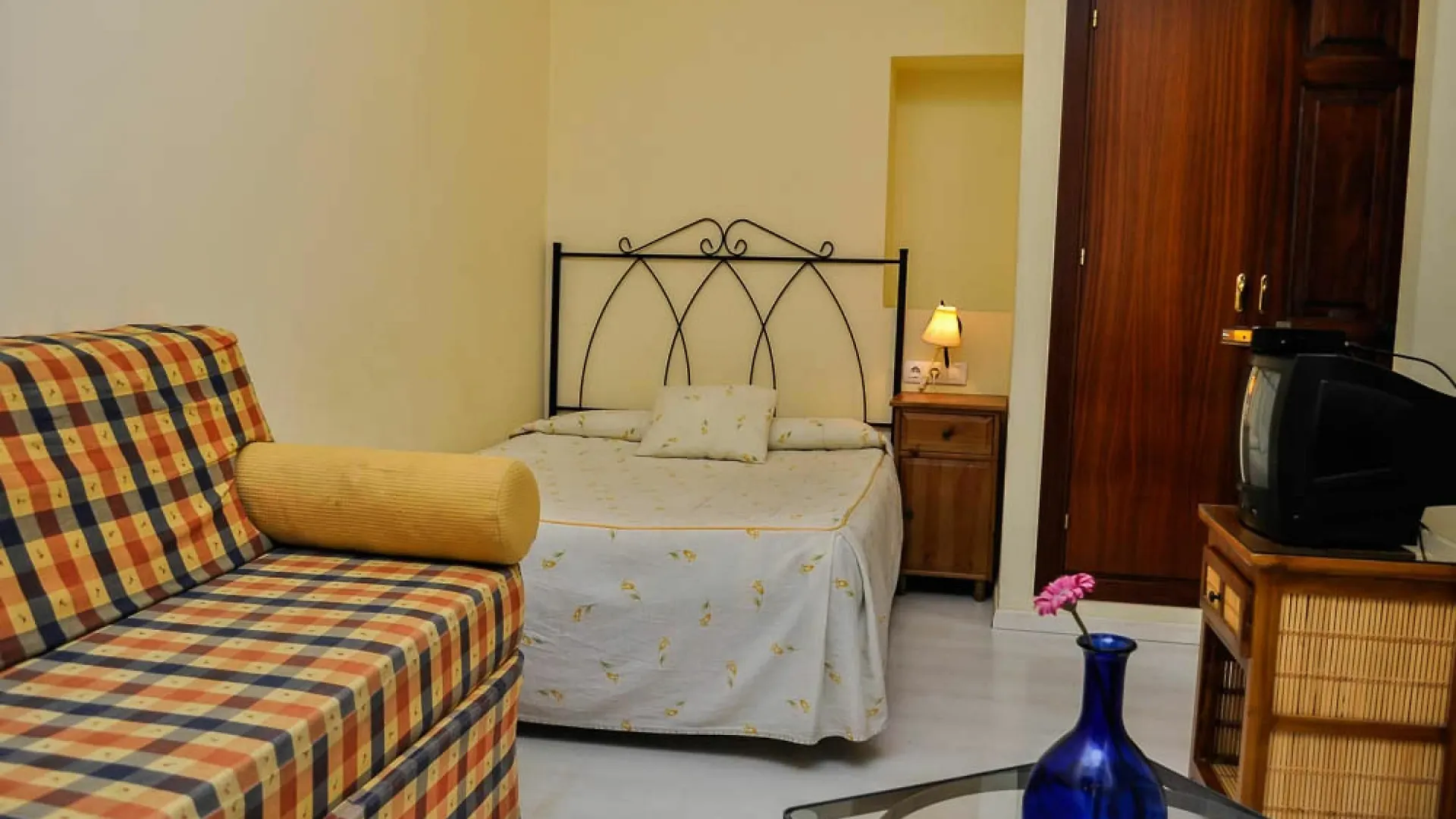 Pension La Montorena Seville