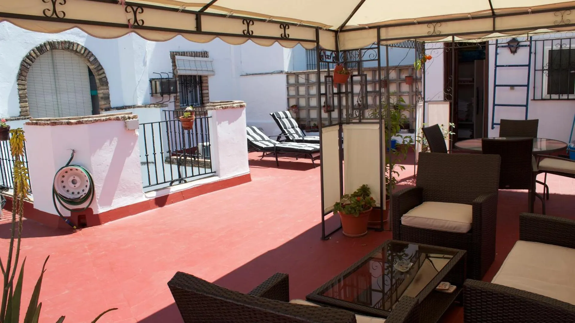 Pension La Montorena Seville 2*,