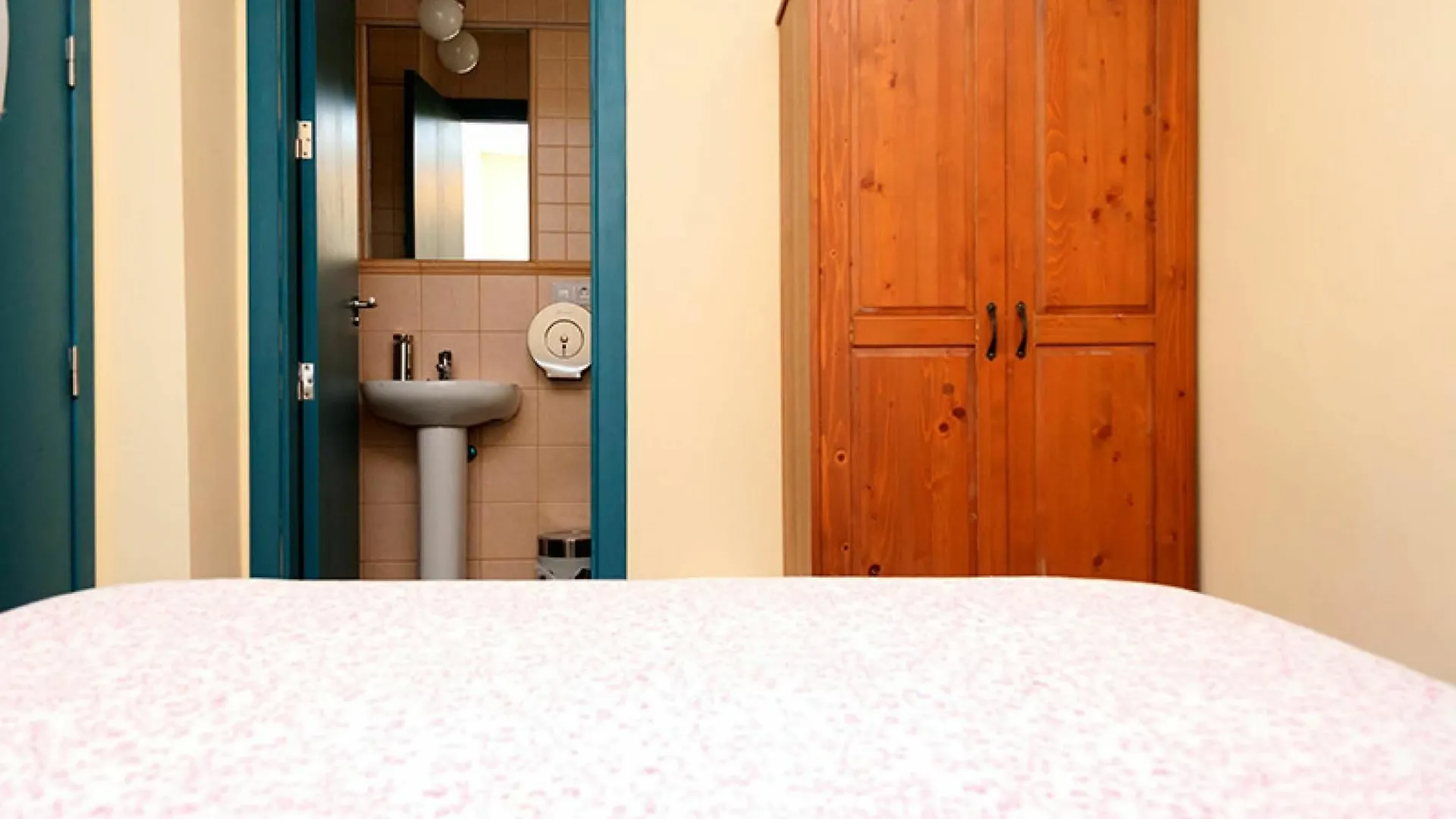 Guest house Pension La Montorena Seville
