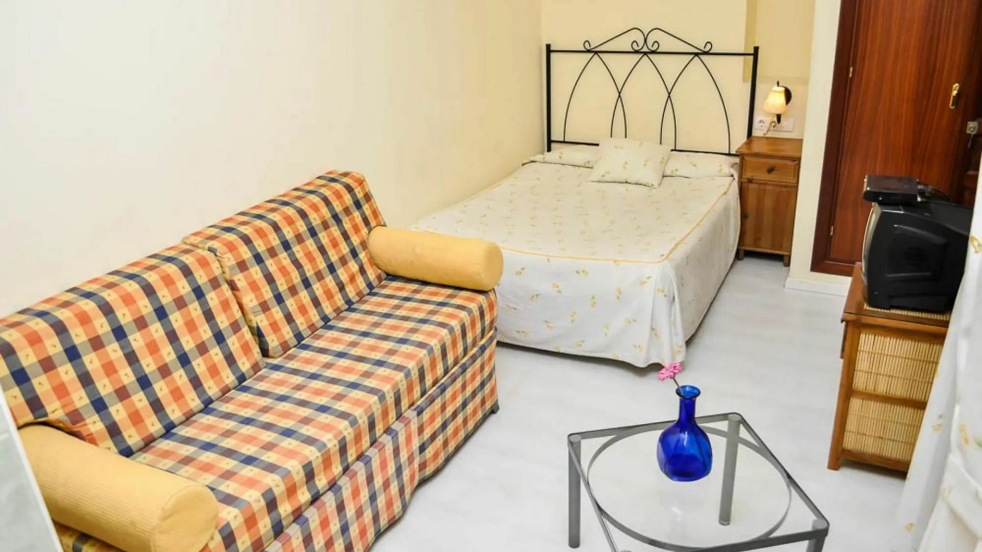 Pension La Montorena Seville Spain